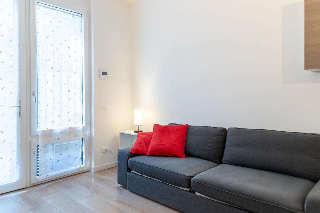 City Centre Apartment - 10 Minutes To Duomo - Free Wifi E Netflix Milan Exterior photo